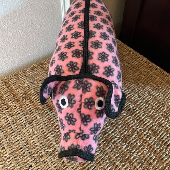 Barnyard Tuff Decorative Pig Chew Toy BIG! - Picture 1 of 14